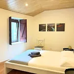 Retiro De - Entire 200 M2 Nature Retreat Gondramaz
